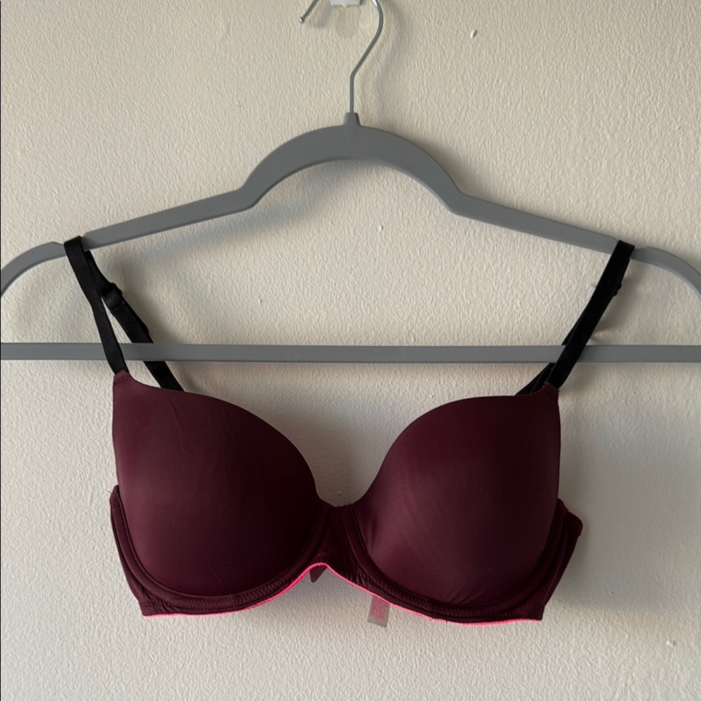 VS Pink Lightly Lined Bra 32C
